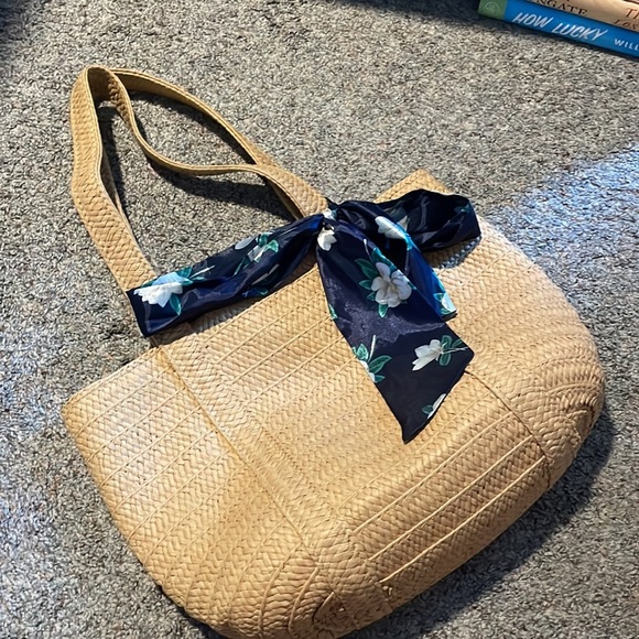 Draper James Straw Tote Bag with Floral Scarf Magnolia Print - Picture 3 of 6